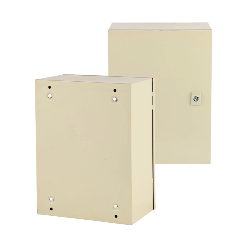 Caja metálica con ventilación perforada