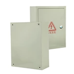 Caja eléctrica con ranura para etiqueta de identificación de circuito